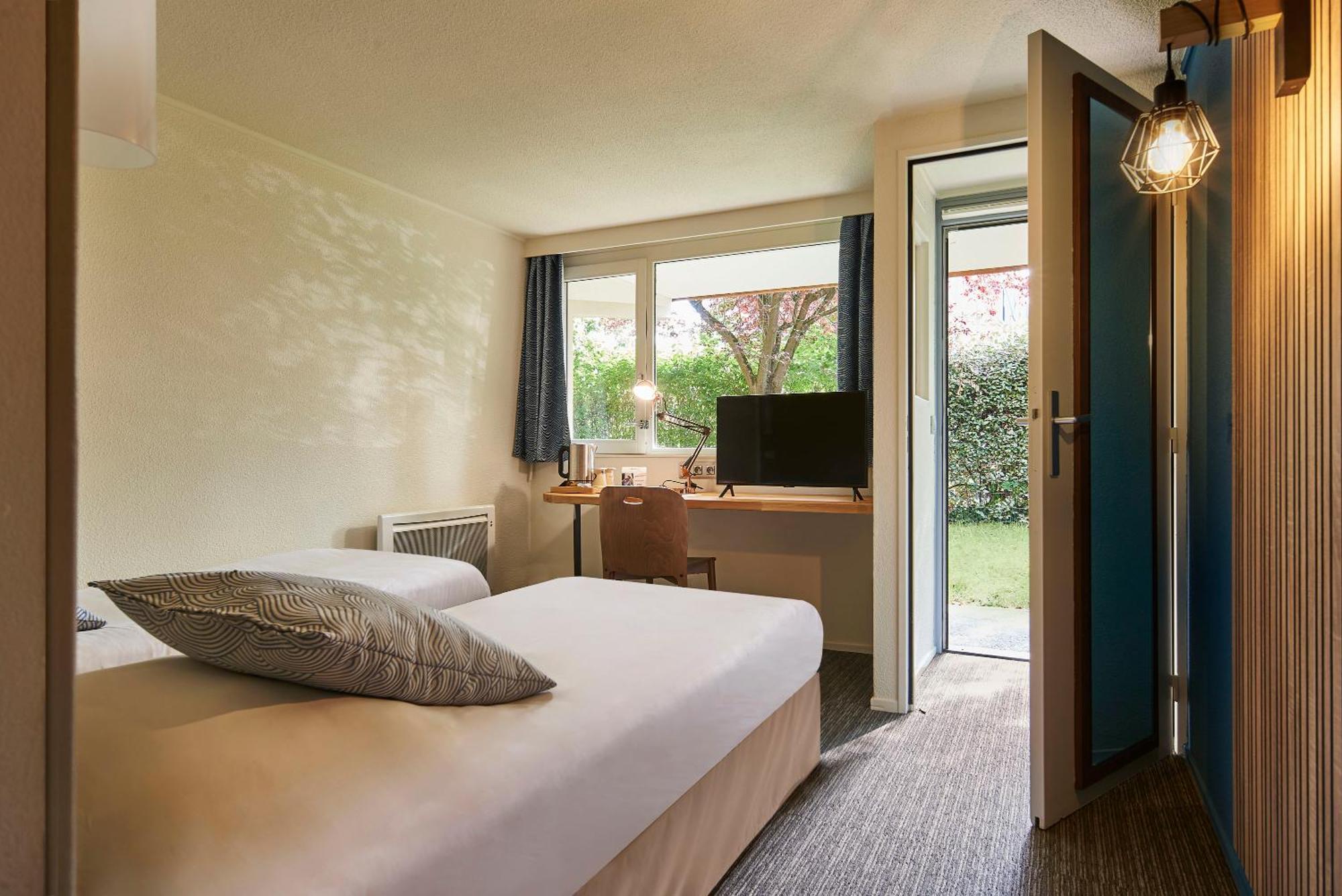 The Originals City Hotel La Verriere-Yvelines Exterior photo