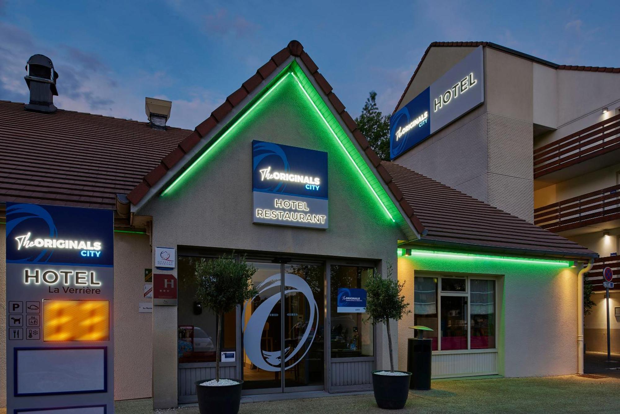The Originals City Hotel La Verriere-Yvelines Exterior photo